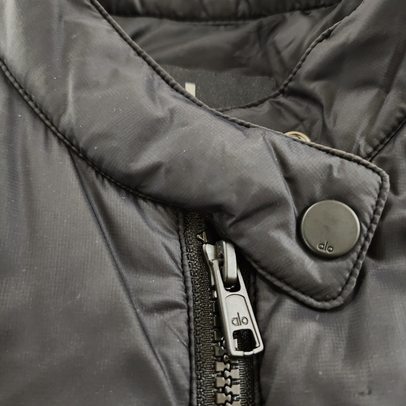 ALO Yoga snowrider puffer jacket - Picture 14 of 15